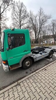 MERCEDES - BENZ ATEGO NOSIČ KONTAJNERU