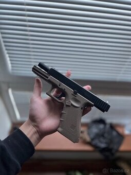 AIRSOFT GLOCK 17 GBB