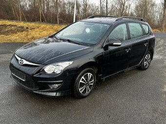 Hyundai i30 SW 1.4i 80kw, r.2012, klima, STK