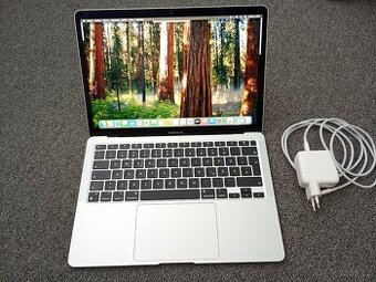 MacBook Air 13 palců M2 8 GB RAM 256 ssd 170 cyklů