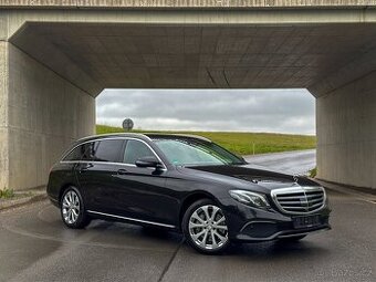 MERCEDES E350D 1.MAJ HU-D MULBEAM NEZTOP KAMERA360 SERVIS