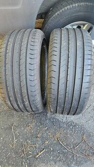 235/40R18
