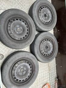 Plechová kola R15 spolu s letními pneu 195/65 R15