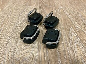 Fixační oko Škoda Superb II