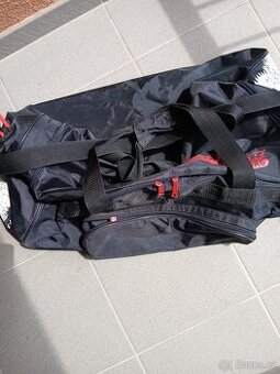 Sportovní cestovní taška / do ruky i přes rameno /