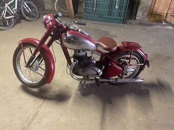 Jawa 250 Pérák