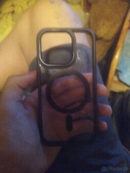 Krit na iPhone 14 pro nepoužití originální obal