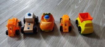 Puzzle, auto, plyšák, plastové zvířátka, zástěra