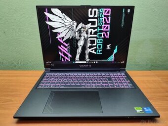 velký herní Gigabyte,RTX 4060,i7-13700h,Nepoužitý-ToP