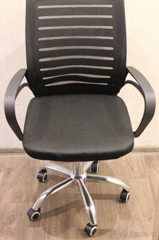 Kancelářská židle - krátce používaná - levně