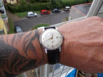 luxusni funkcni jak nove hodinky prim Traktor rok 1962 top