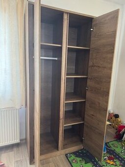 Šatní skříň Jysk