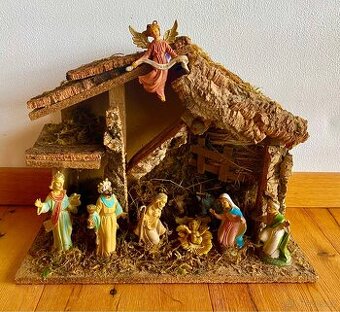 Starý krásný betlém s osvětlením