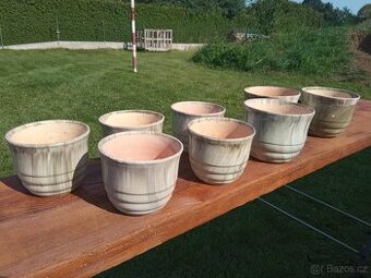 Keramické obaly na květináče-celkem 8 ks,zahrada,dekorace