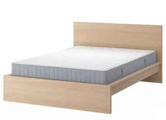 Postel IKEA MALM 180×200 + 2 noční stolky