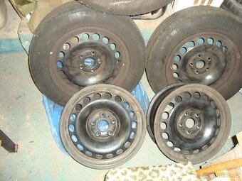 4 x Plechové ráfky 16 na Octavia 2 + tři gumy