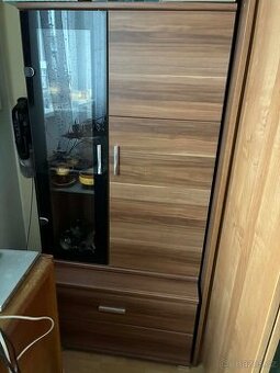 Komoda s vitrínou + zásuvkový díl