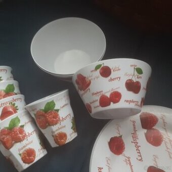 Skleničky misky talire