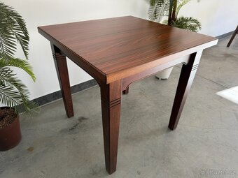 27 kusů PROFI restauračních stolů. 120x80cm a 80x80cm