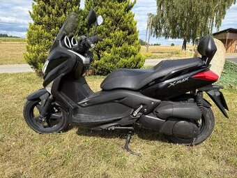Skůtr yamaha xmax 250