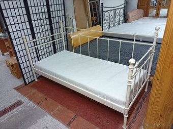 Prodám hezkou postel IKEA Tromsnes 90 x 200 cm