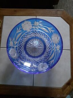 Modrá broušená mísa