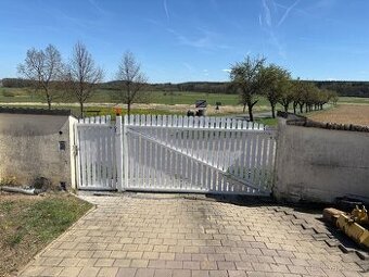 Vjezdová vrata včetně branky