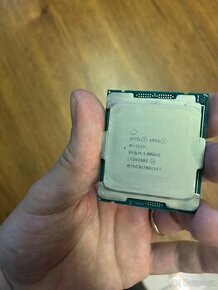 Intel Xeon W-2125 4.0Ghz + chlazení