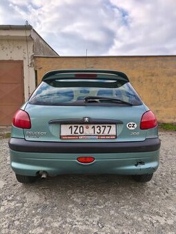 Peugeot 206 - rok 2002 / 1.1 - 44kW