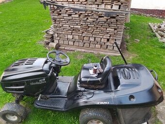 zahradní traktor or zahradní traktůrek or sekací trakturek