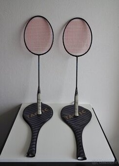 Badmintonová raketa Tactic - carbon