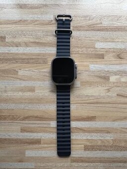 Apple Watch Ultra 2 49mm Přírodní titan s námořnicky modrým