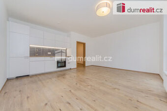 Světlý byt 1+kk s balkonem, sklepem a garážovým stáním, 38 m