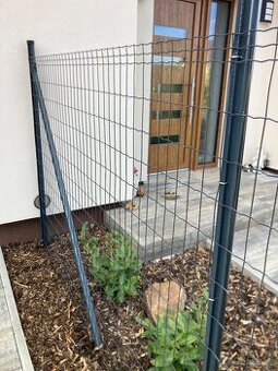 Prodám Svařované pletivo Pilonet Antracit – 2,5 mm, 180 cm, - 1