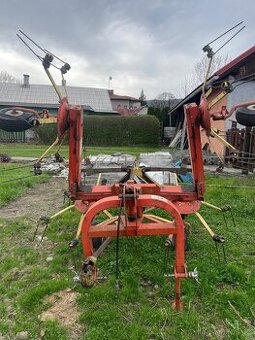 Obraceč sena Claas