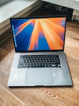 MacBook Pro 2019 - 16" / i9 / 32GB RAM / 1TB SSD / 5500M 4G