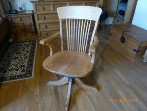 MASIVNÍ STARÁ DŘEVĚNÁ ŽIDLE