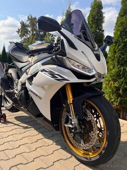 Aprilia RSV4 1100 Factory Ultra Gold