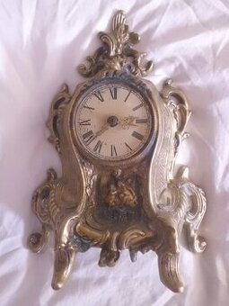 Pěkné Mosazné zdobené Krbové Hodiny - Replika