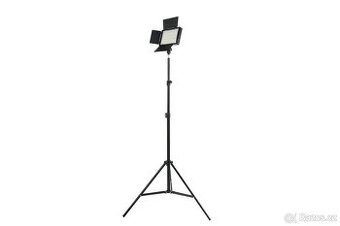 LED RGB světlo LED600 – Výkonné 40W  + stativ