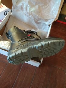 Nabízím prac. bezpečnostní boty nové vel 43, posl. kus