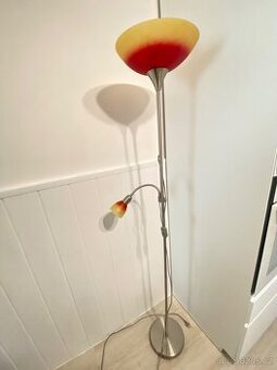 Stojací lampa