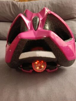 Dívčí helma na kolo zn. MET - 1