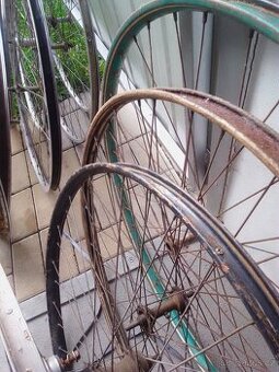 Náhradní kola ke kolům