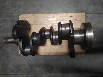 Kliková hřídel motoru Perkins - 1