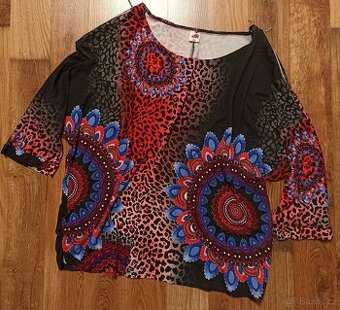 SLUŠIVÁ VZOROVANÁ HALENKA - VEL.XXXL==============