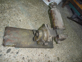 Otočno-výklopný zverák na nástrojovú brúsku N1