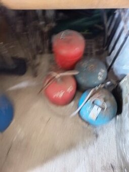 Prodám 4 ks plynových bomb 2kg jedná