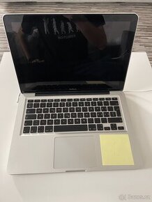 Apple MacBook, 2 GHz, 4GB RAM, 1 TB úložiště - odhlášeno