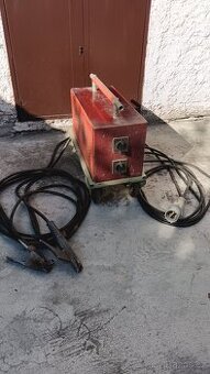 Svářečka s elektrody
